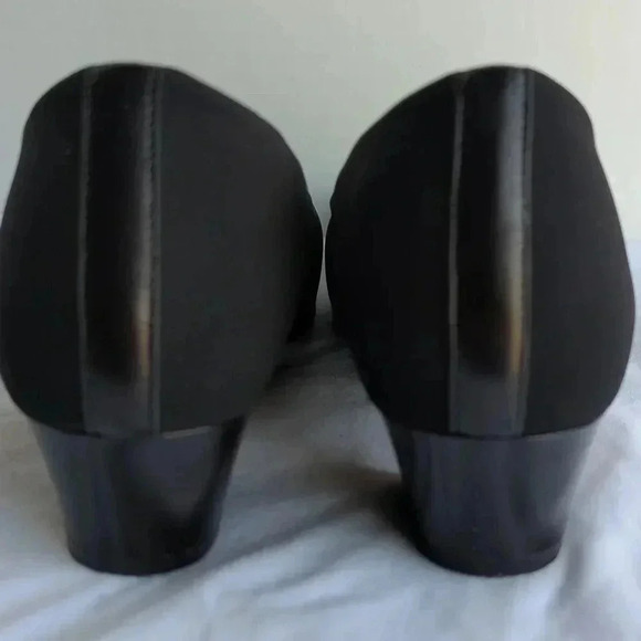 SAS Women's Elegant Black Flats - Picture 5 of 9